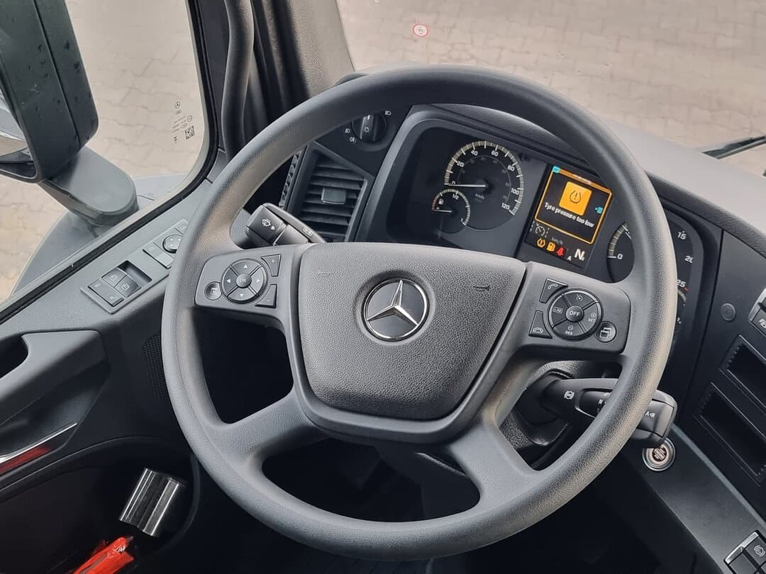 MERCEDES-BENZ ACTROS 1851 LS